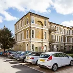 Contemporary Victorian Studio