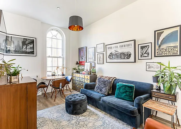 Contemporary Victorian Studio